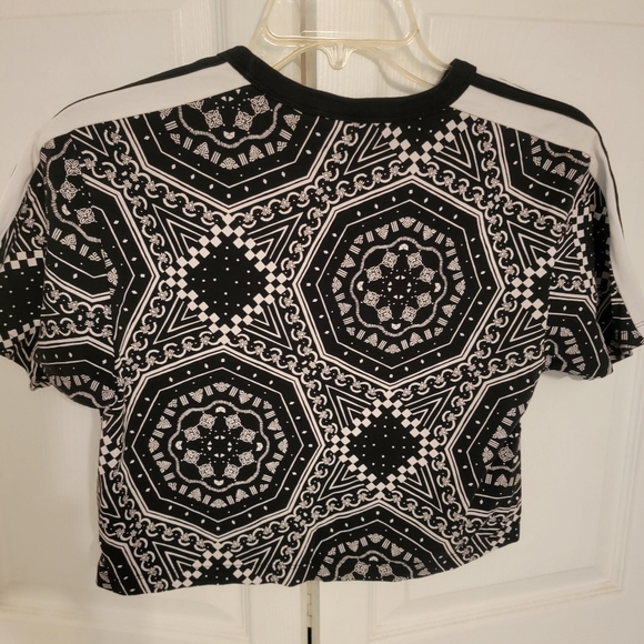 Adidas crop graphic print tee - Picture 4 of 6